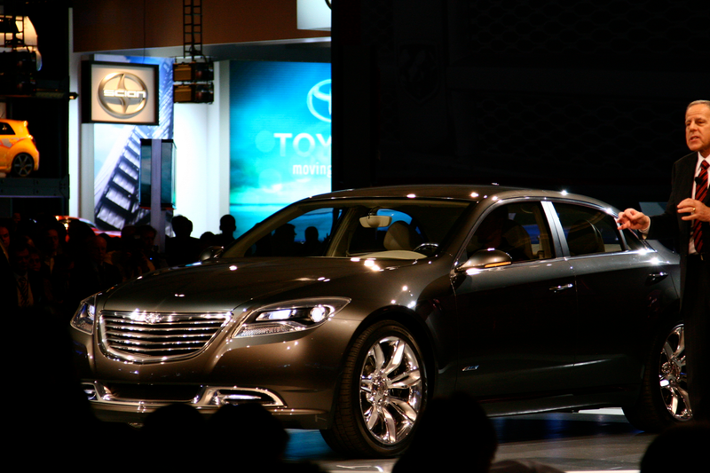 Illustration for article titled Chrysler 200C EV Concept: Shockingly Attractive Mid-Size